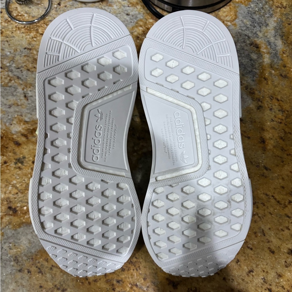 Adidas NMD R1 size 5 - Picture 9 of 9